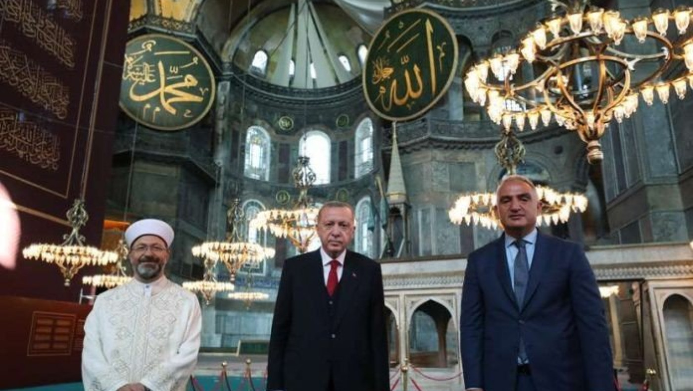 «Ο Ερντογάν βεβηλώνει την Αγιά Σοφιά, αλλά  η ΕΕ του δίνει πεσκέσι πάνω από 10 δις»