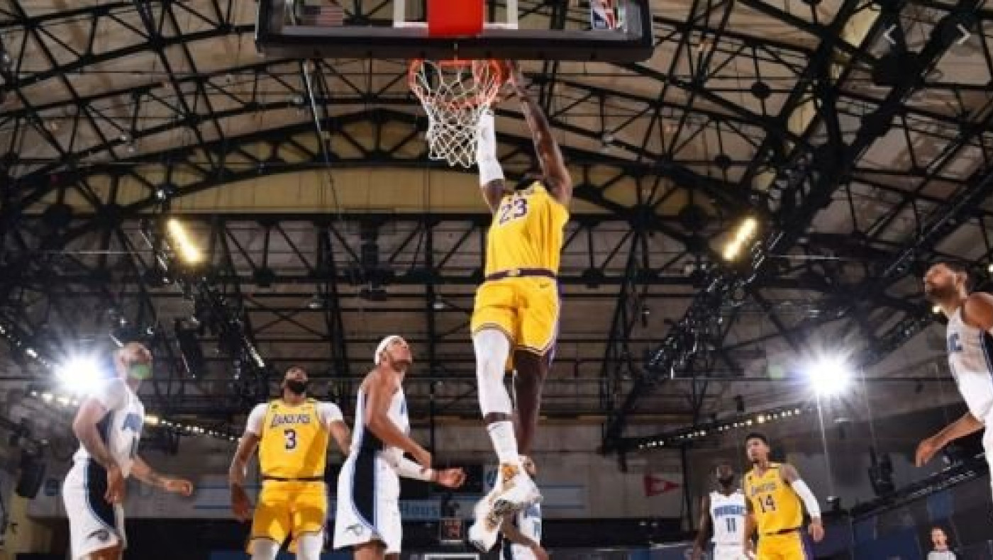 Νίκες για Μπακς, Λέικερς, Πέλικανς, ανεβάζει στροφές ο Γιάννης