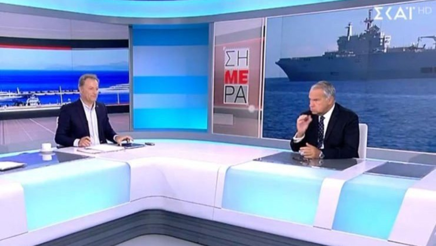 Ο Βορίδης κάνει νόημα σε παρουσιαστές του ΣΚΑΪ να σωπάσουν