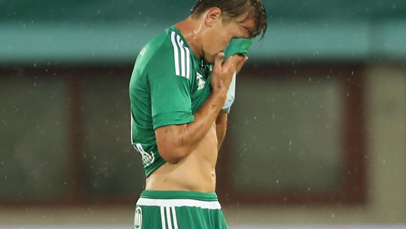 Το σκληρό φάουλ και η αποβολή του Σβαμπ στο Ραπίντ-Άγιαξ