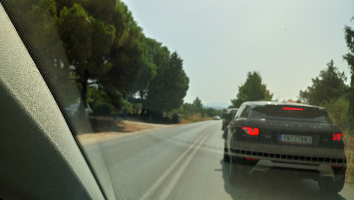 Αυξημένη η κίνηση προς Νικήτη, ατύχημα προκάλεσε μποτιλιάρισμα