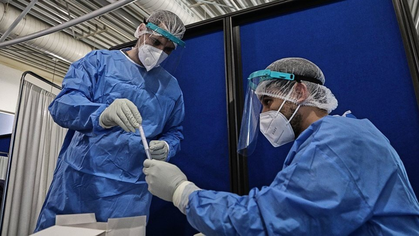 Κορωνοϊός: 82 κρούσματα στην Αθήνα και 42 στη Θεσσαλονίκη