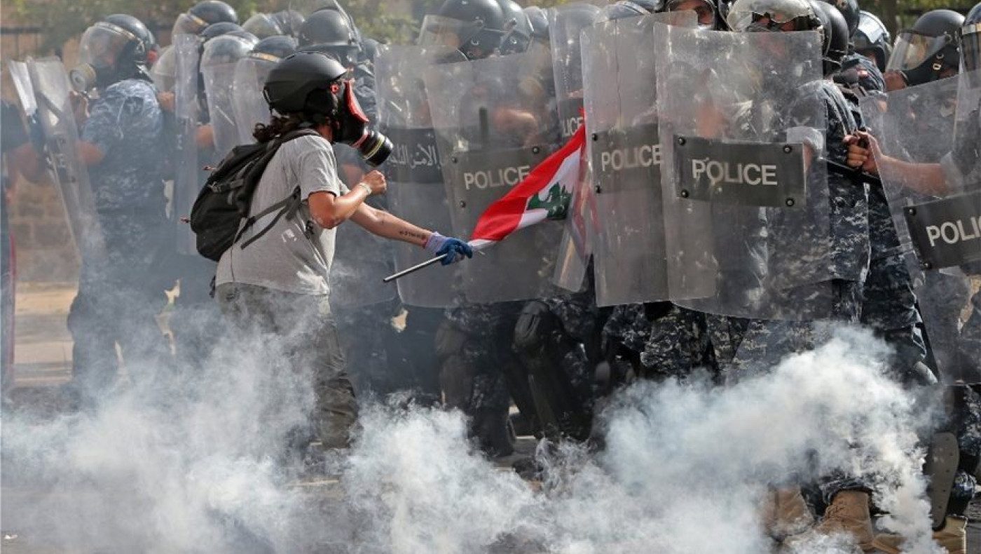 Εισβολή διαδηλωτών στο υπουργείο Εξωτερικών στη Βηρυτό,  πυροβολισμοί στο κέντρο της πόλης