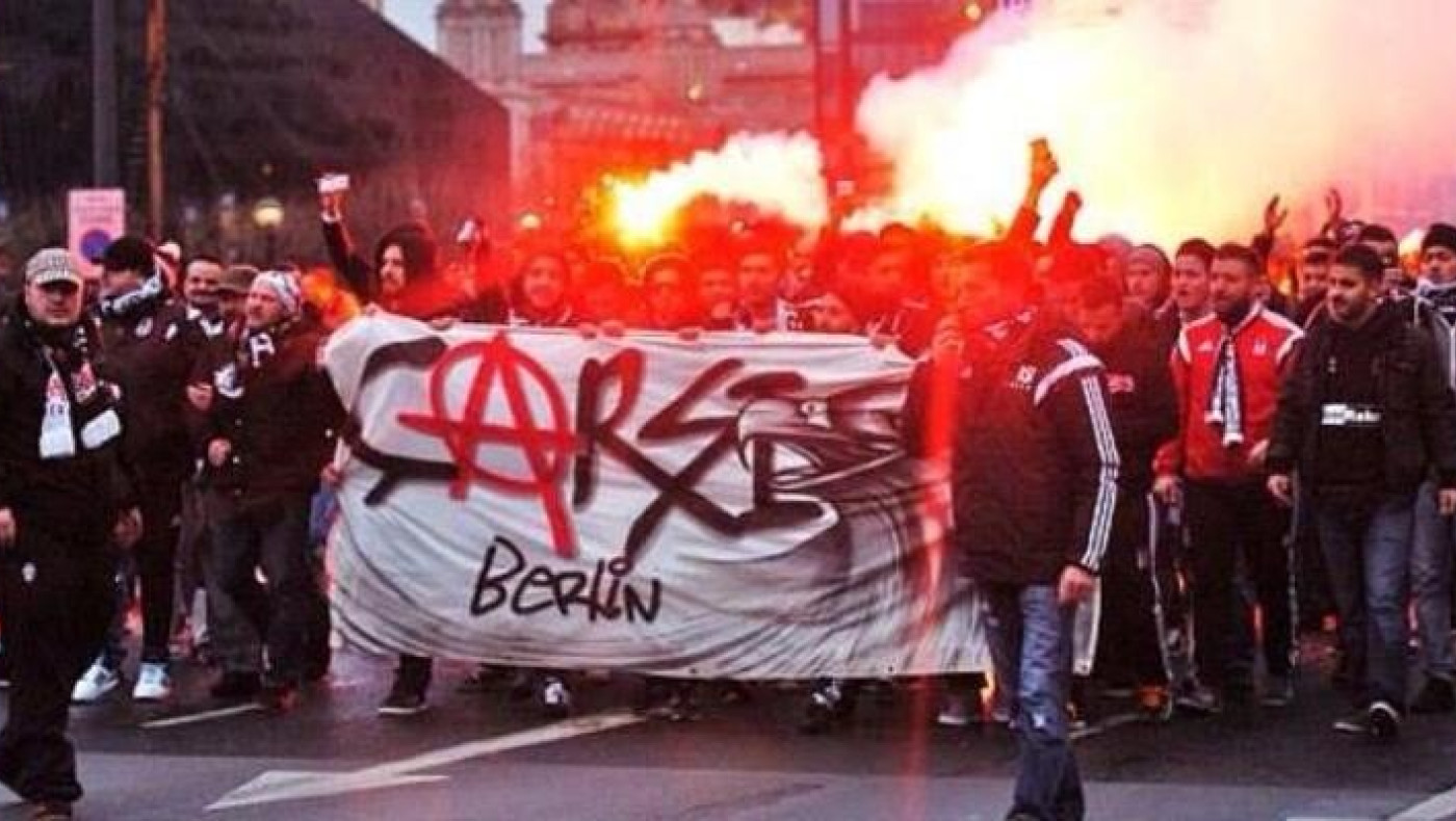 Τα... δύο πρόσωπα των οπαδών της Μπεσίκτας