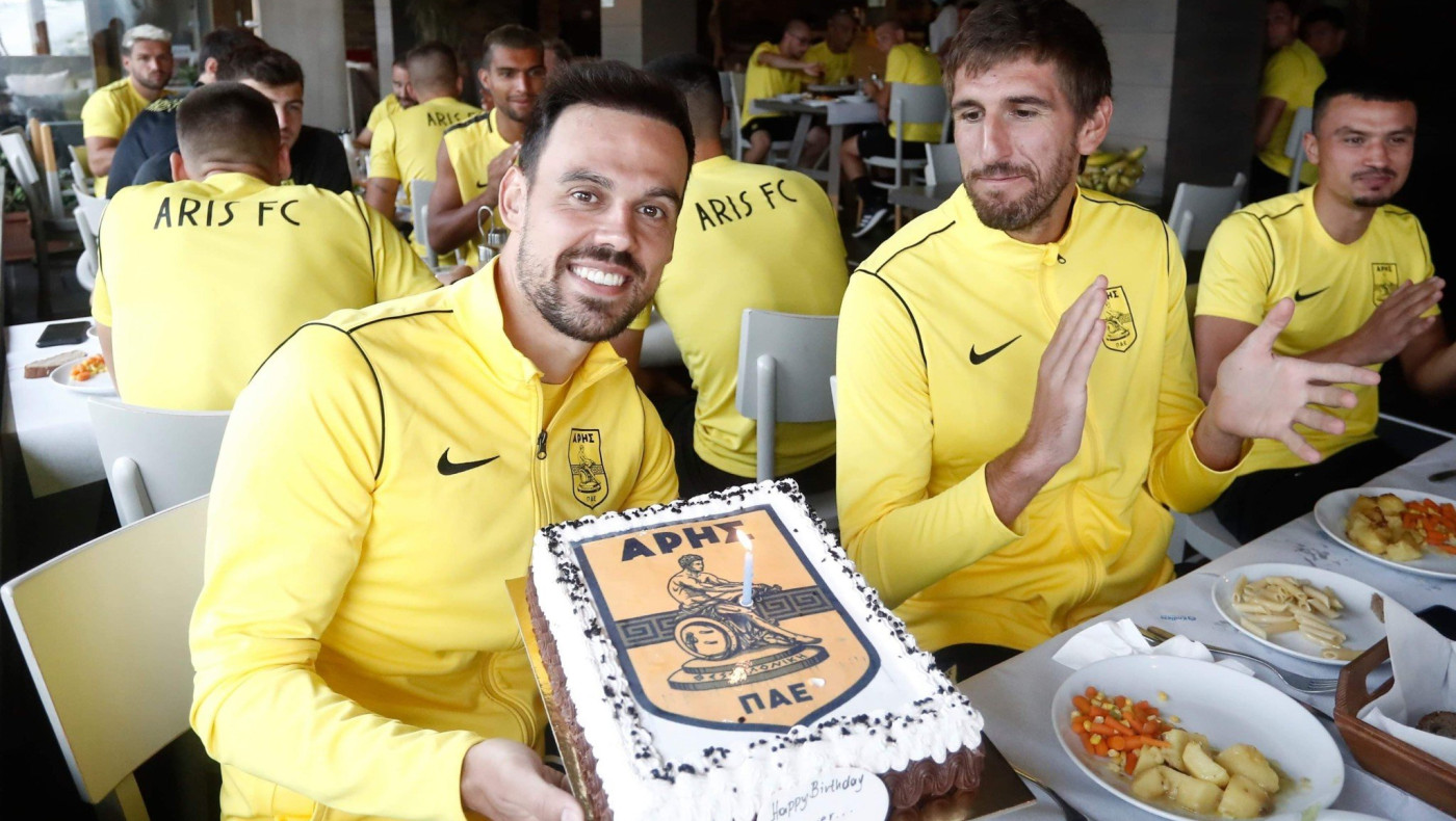 Κιτρινόμαυρη τούρτα για χάρη του Ματίγια στα 3-5 Πηγάδια