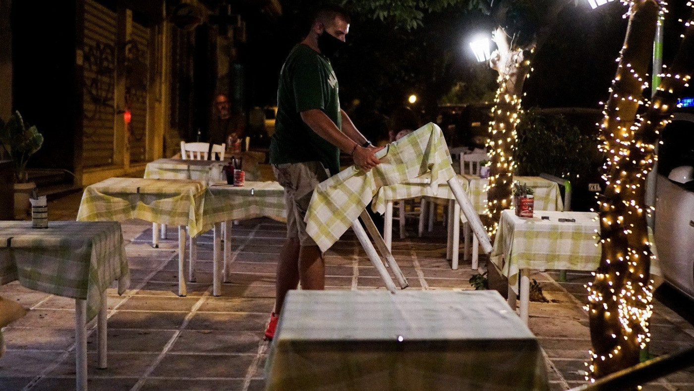 Επιστήμονες: «Η κατάσταση δεν είναι βιώσιμη με 200 κρούσματα καθημερινά»