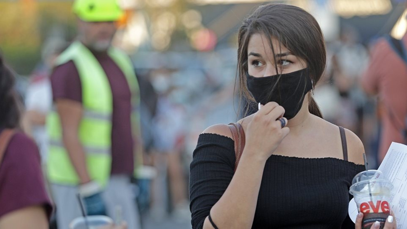 Ιταλός καθηγητής προτείνει μάσκες στην παραλία!