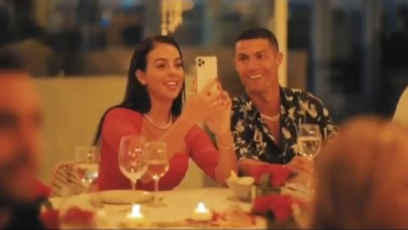 Κριστιάνο Ρονάλντο: Η Τζορτζίνα αναστάτωσε τη Σαρδηνία με το μπικίνι της