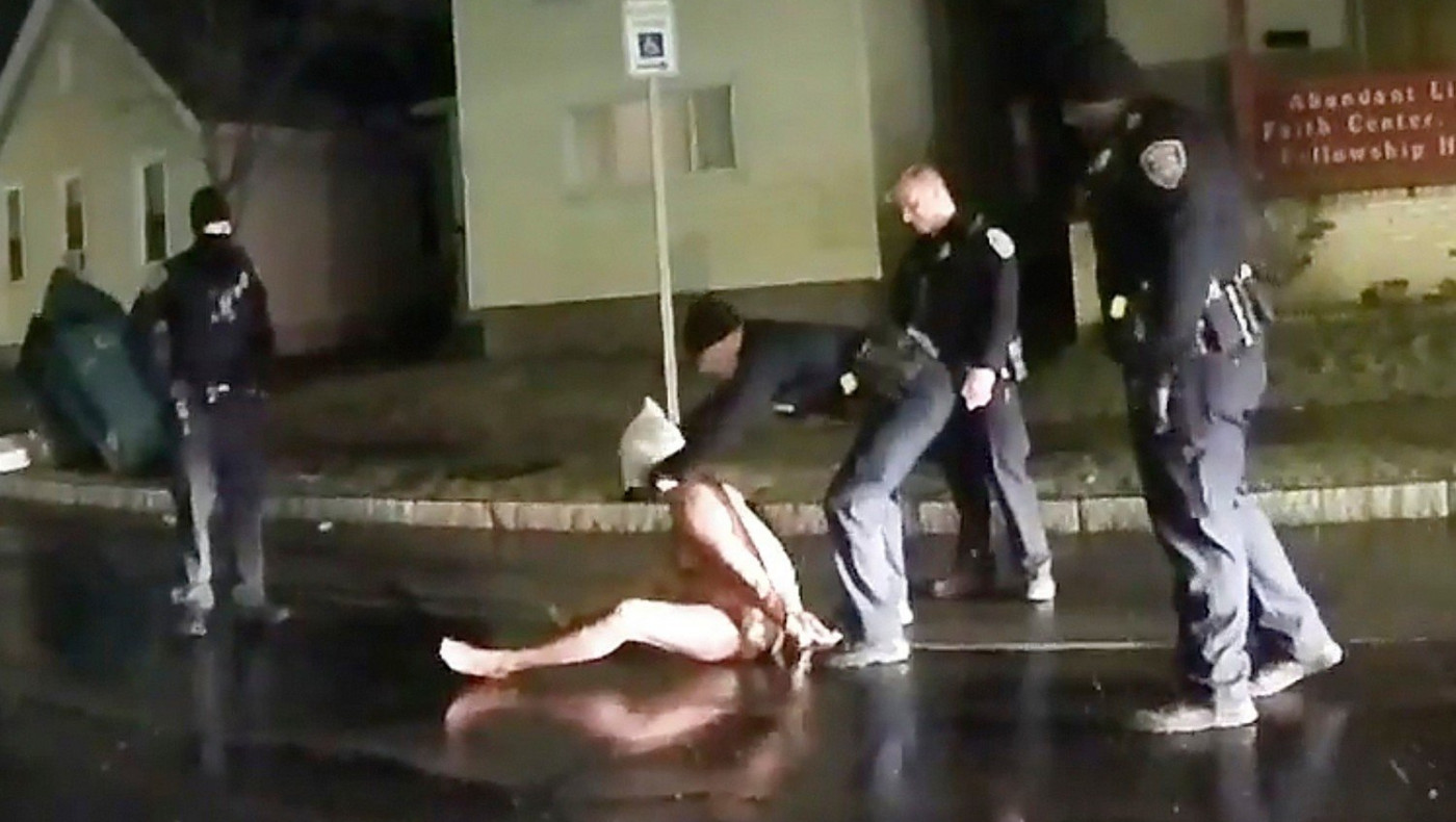 ΗΠΑ: Σε διαθεσιμότητα επτά αστυνομικοί στο Ρότσεστερ για τον θάνατο του Ντάνιελ Προυντ