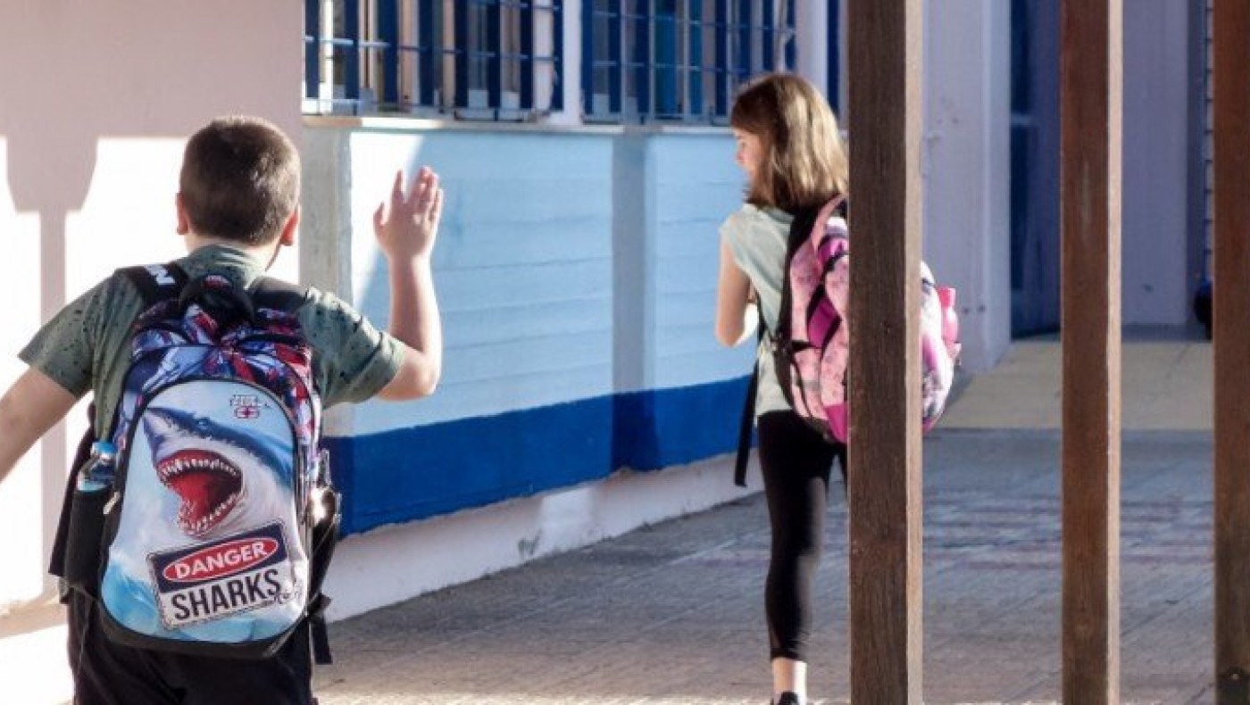 Κορωνοϊός: Εκατοντάδες κλειστά σχολεία από κρούσματα και καταλήψεις