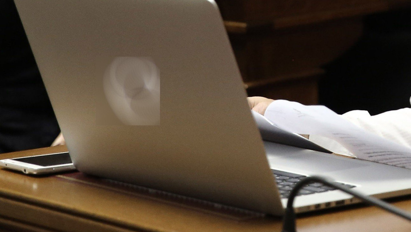 Νέο πακέτο μέτρων: Τρεις ώρες παραπάνω θα δουλεύουν όσοι μπαίνουν σε προληπτική καραντίνα