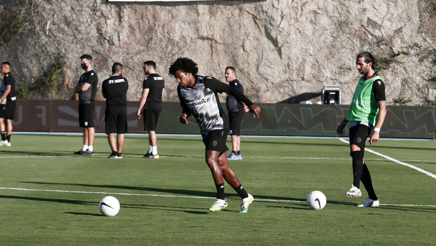 Δίλημμα Φερέιρα: Μπίσεσβαρ ή Κρέσπο στο δεξί άκρο με την Μπενφίκα