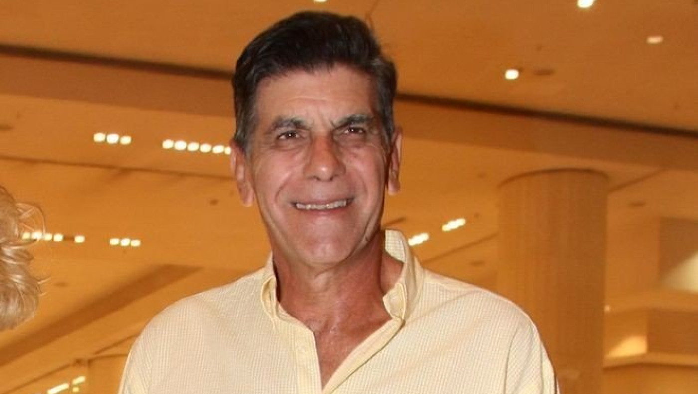 Μπέζος: «Όλοι ξέραμε και δεν μιλούσαμε» – Τι του είπε η Παπαχαραλάμπους