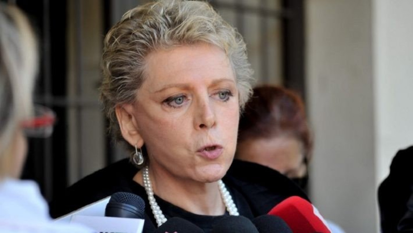 «Καυστική» η Ελενα Ακρίτα για σκίτσο που την εξόργισε