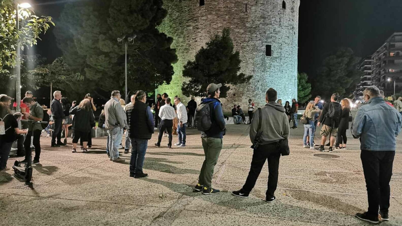 Θεσσαλονίκη: Εστιάτορες διαμαρτυρήθηκαν με... χορούς μετά τα μεσάνυχτα!