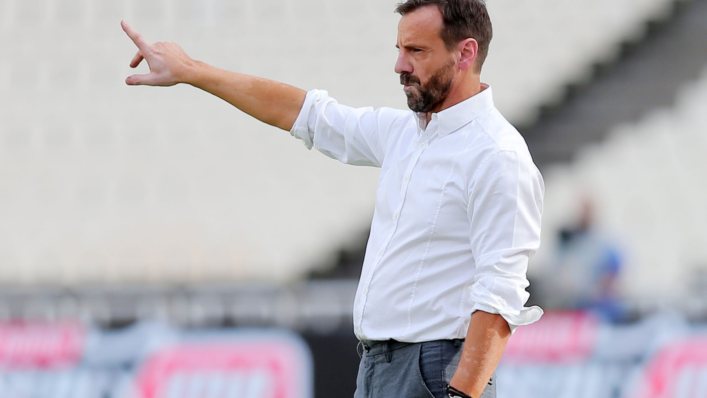 Άρης: Τα... ανακατεύει ο Μάντζιος