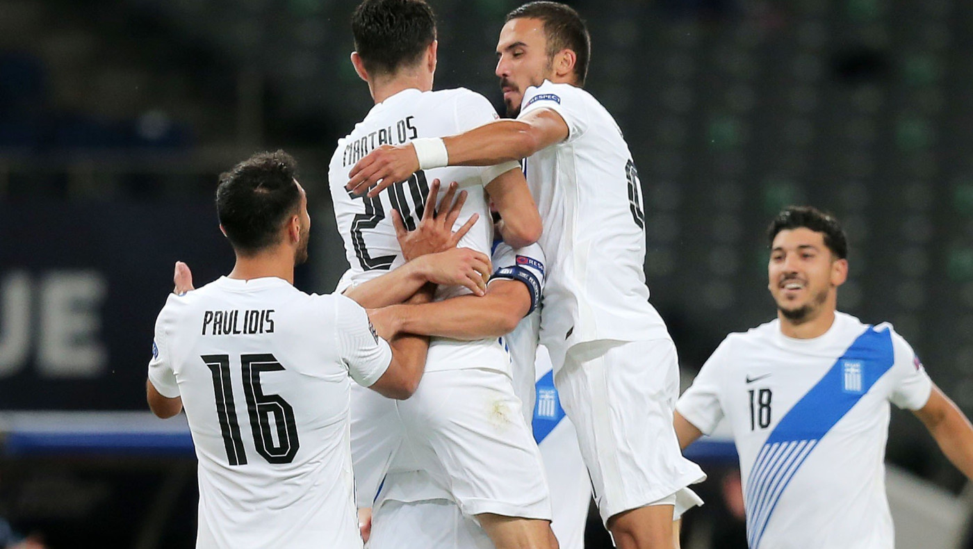 Εύκολη νίκη της Ελλάδας και παραμονή στην κορυφή