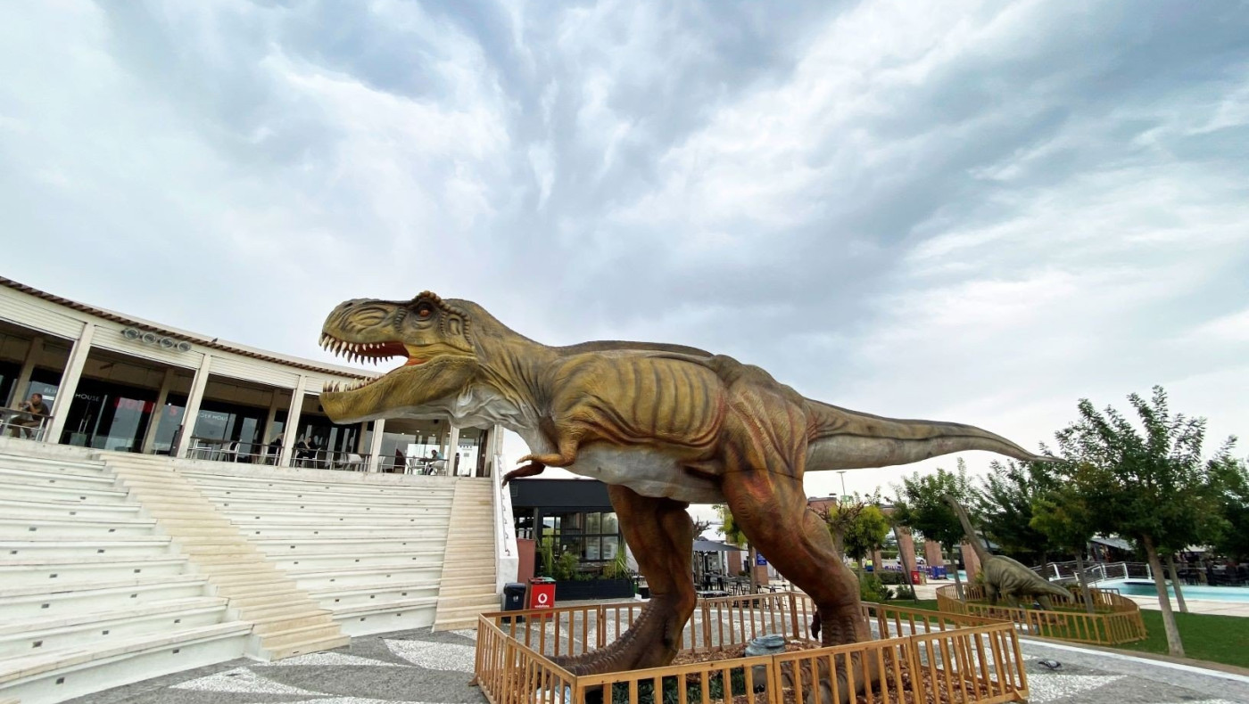 Surviving Dinosaurs στο Mediterranean Cosmos