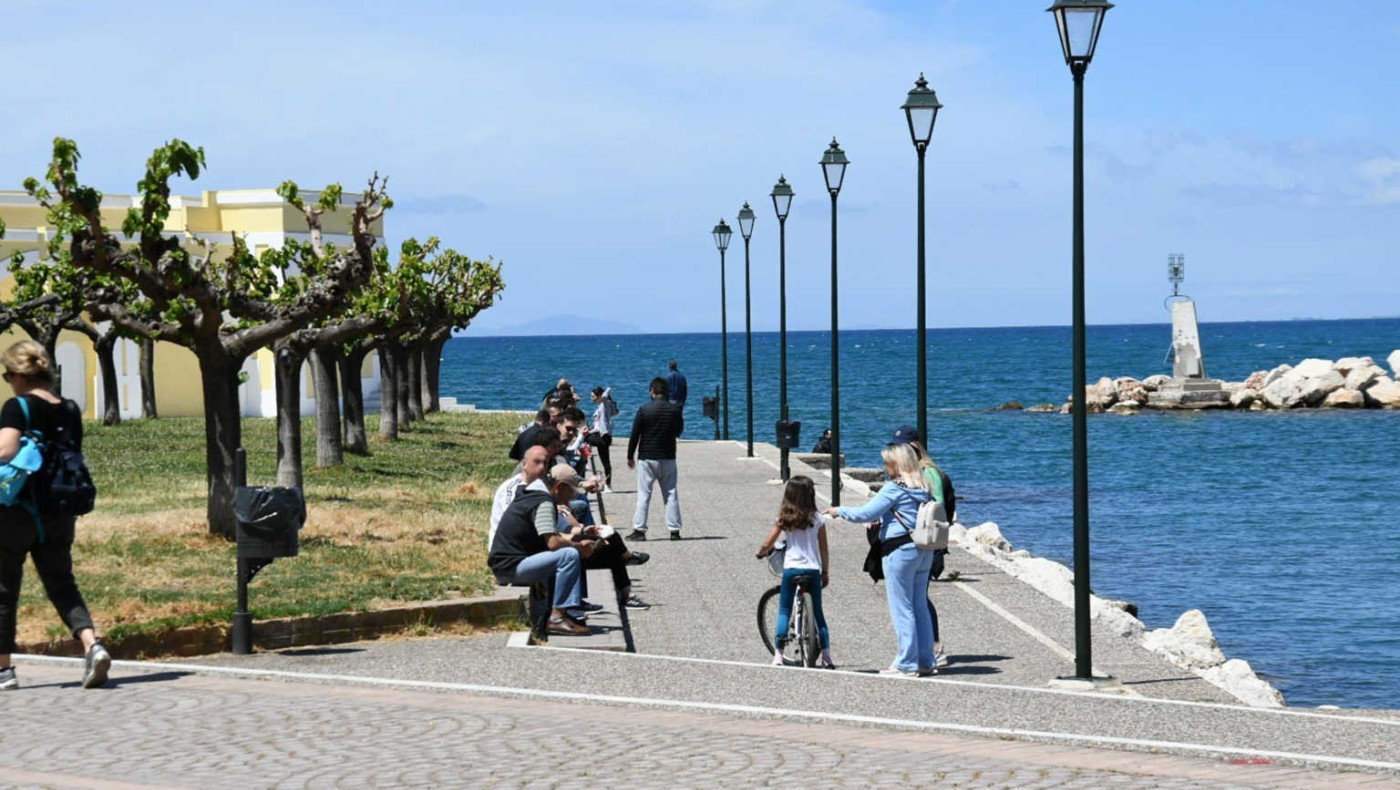 Μέτρα σε Ιωάννινα και Αχαΐα: Μάσκες παντού!