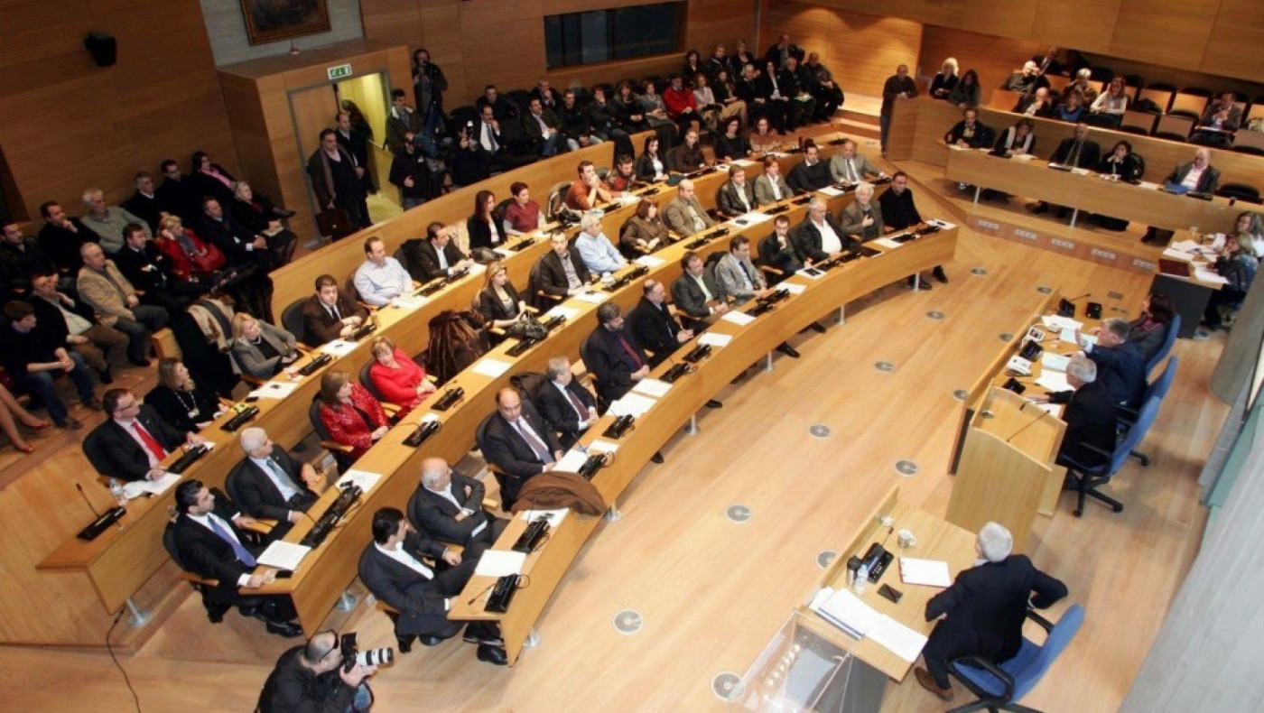 Θεσσαλονίκη: Ψήφισμα για τη Χρυσή Αυγή από το δημοτικό συμβούλιο