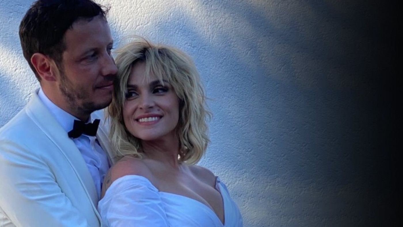 Ζουγανέλη - Δημητρίου: Παραδοσιακός γάμος με καΐκι και συνοδεία μουσικών