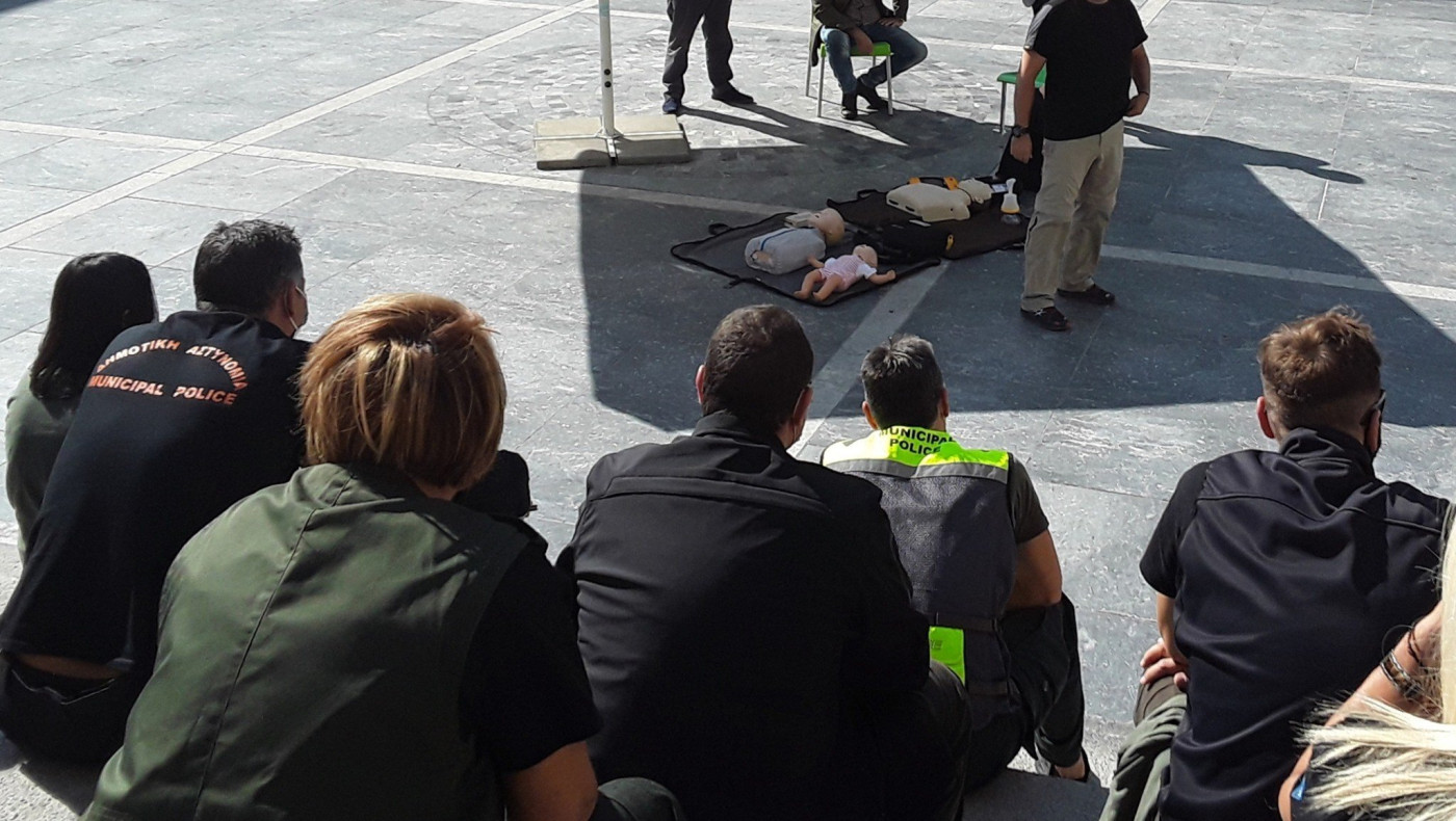 Στη χρήση απινιδωτή εκπαιδεύτηκαν οι Δημοτικοί Αστυνομικοί Θεσσαλονίκης