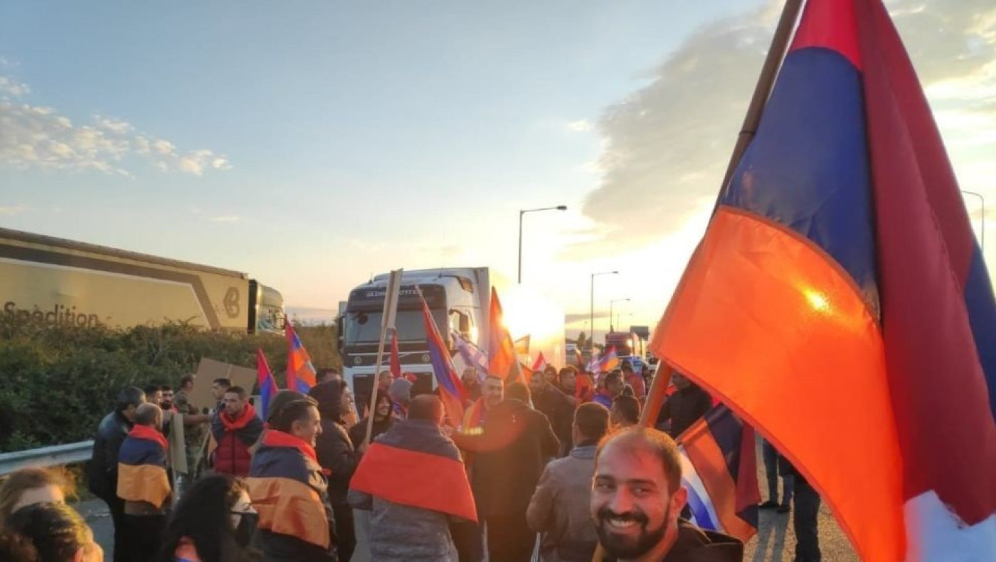 Κοινή διαδήλωση Ελλήνων-Αρμενίων εναντίον της Τουρκίας στους Κήπους