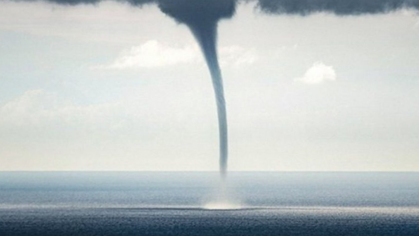 Χαλκιδική: Εντυπωσιακός υδροστρόβιλος στην Ποτίδαια