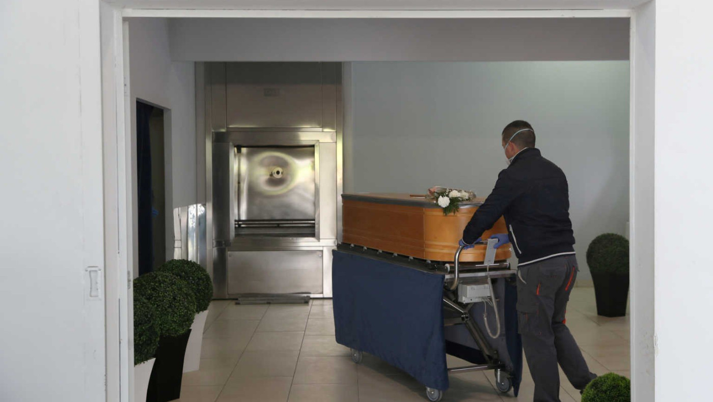Κηδείες στην εποχή του κορωνοϊού, ποιά είναι τα επιπλέον έξοδα