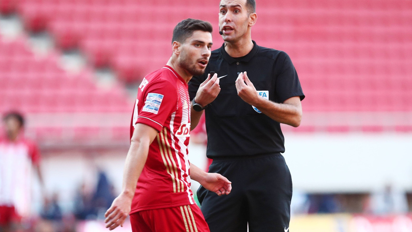 Με σπρώξιμο και Χασάν νίκησε ο Ολυμπιακός