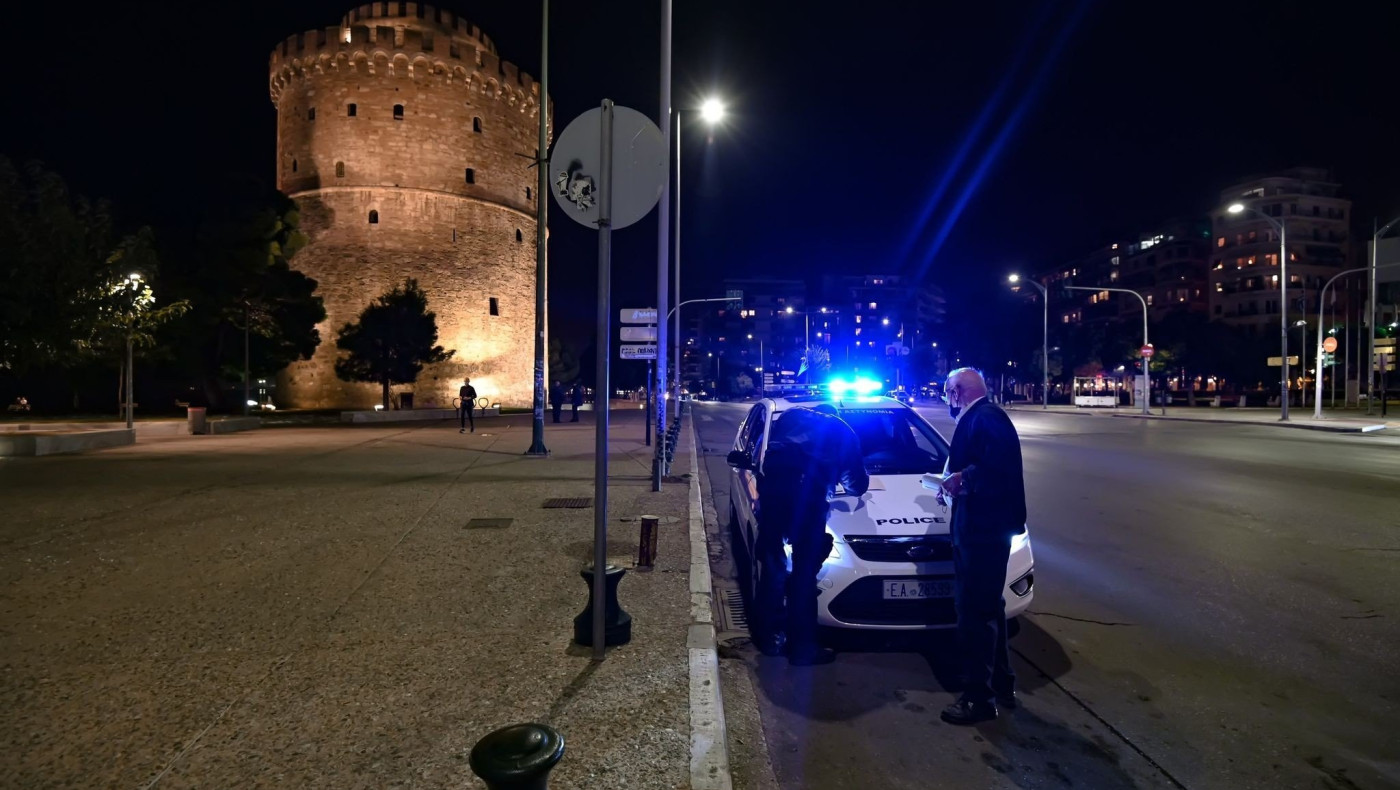 Θεσσαλονίκη: Πάρτι 11 ατόμων σε σπίτι, χειροπέδες στον ιδιοκτήτη