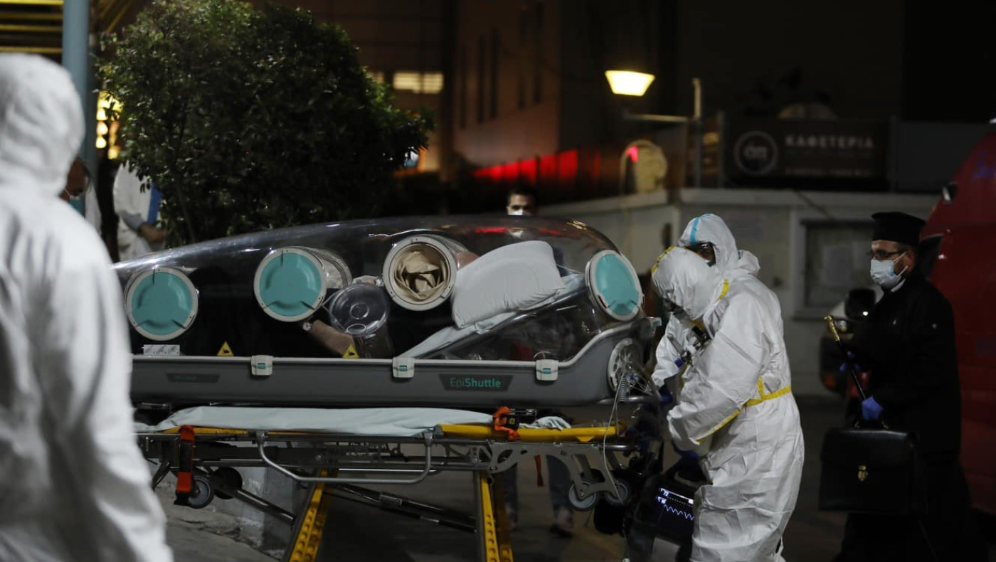 Μεταφορά με ειδική κάψουλα του Αρχιεπισκόπου Αναστάσιου στον Ευαγγελισμό!