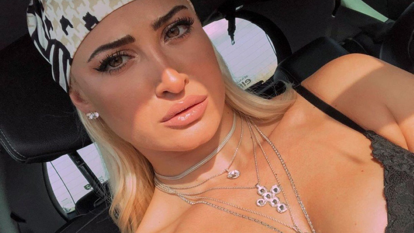 Τούνη-Αλεξάνδρου: Τον κοιτάει και... λιώνει!