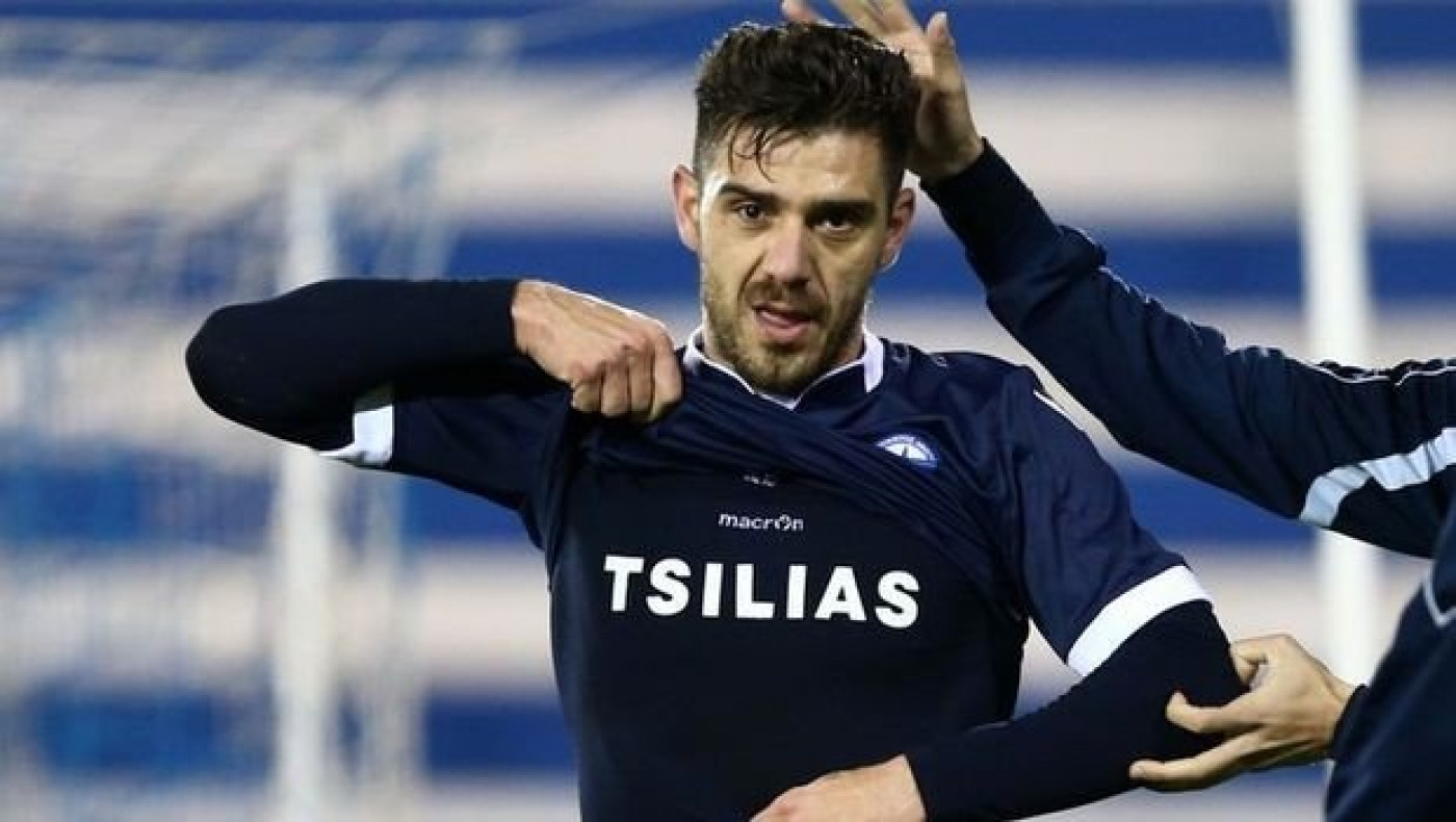 Με το βλέμμα στον Κατσούρ