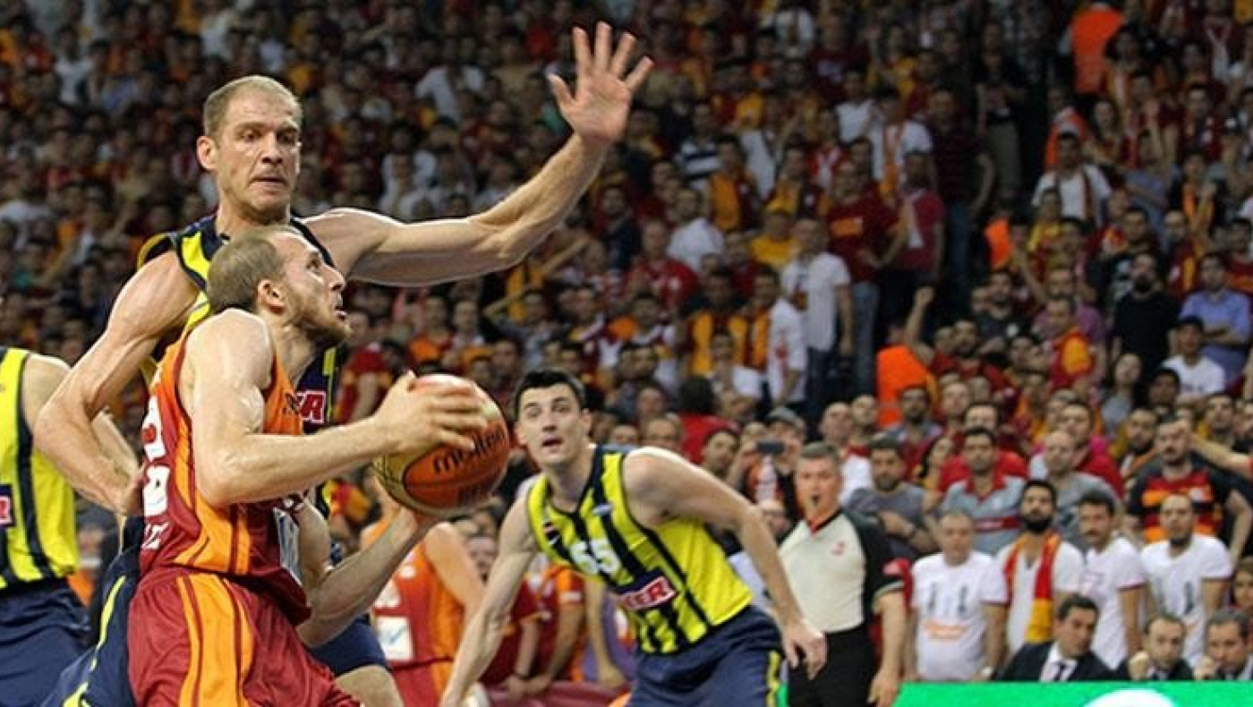 Μαύρα γενέθλια για Ζοτς