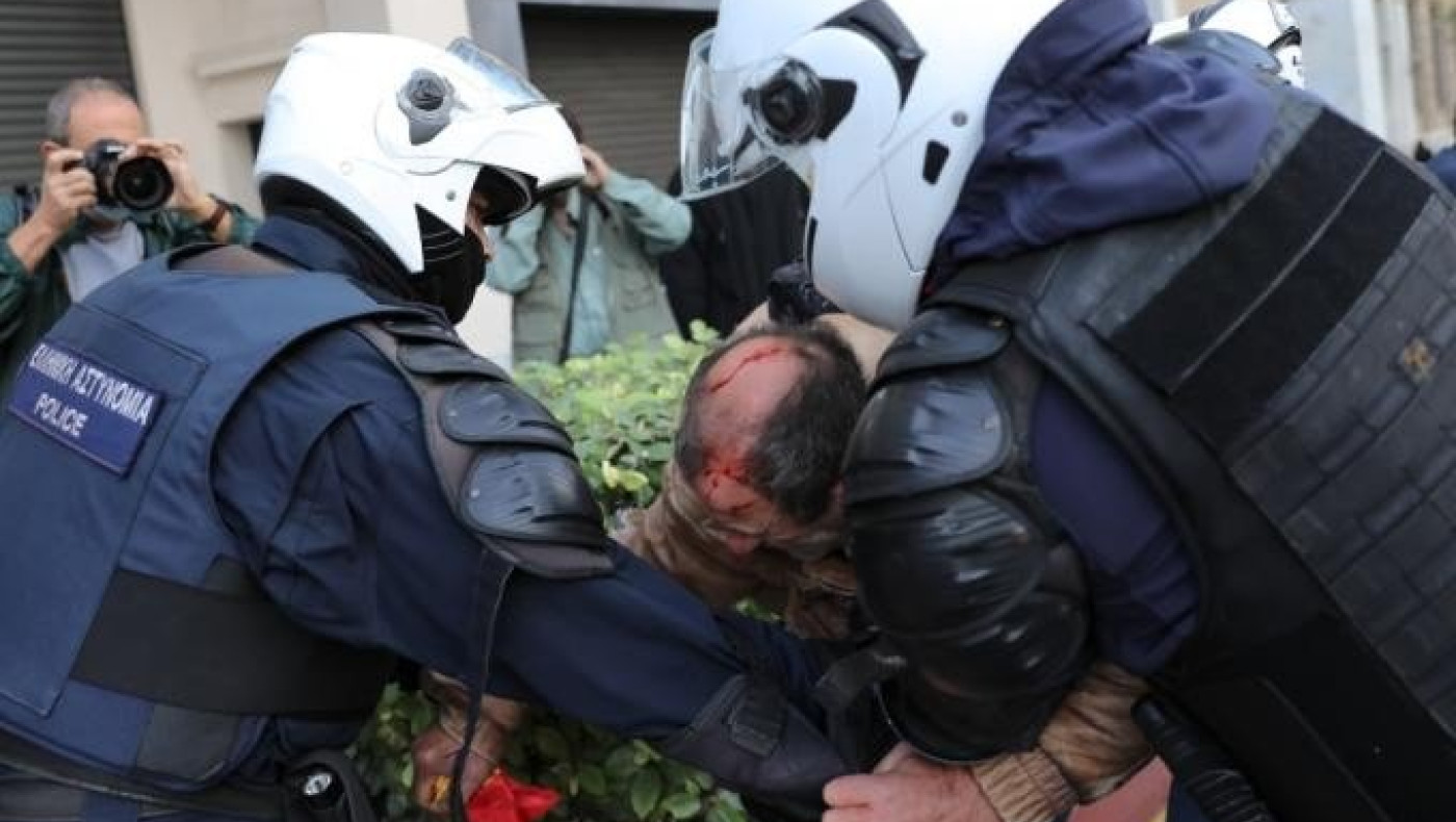 Σοβαρά επεισόδια στην Αθήνα - Καταγγέλλει επίθεση των ΜΑΤ ο Κουτσούμπας