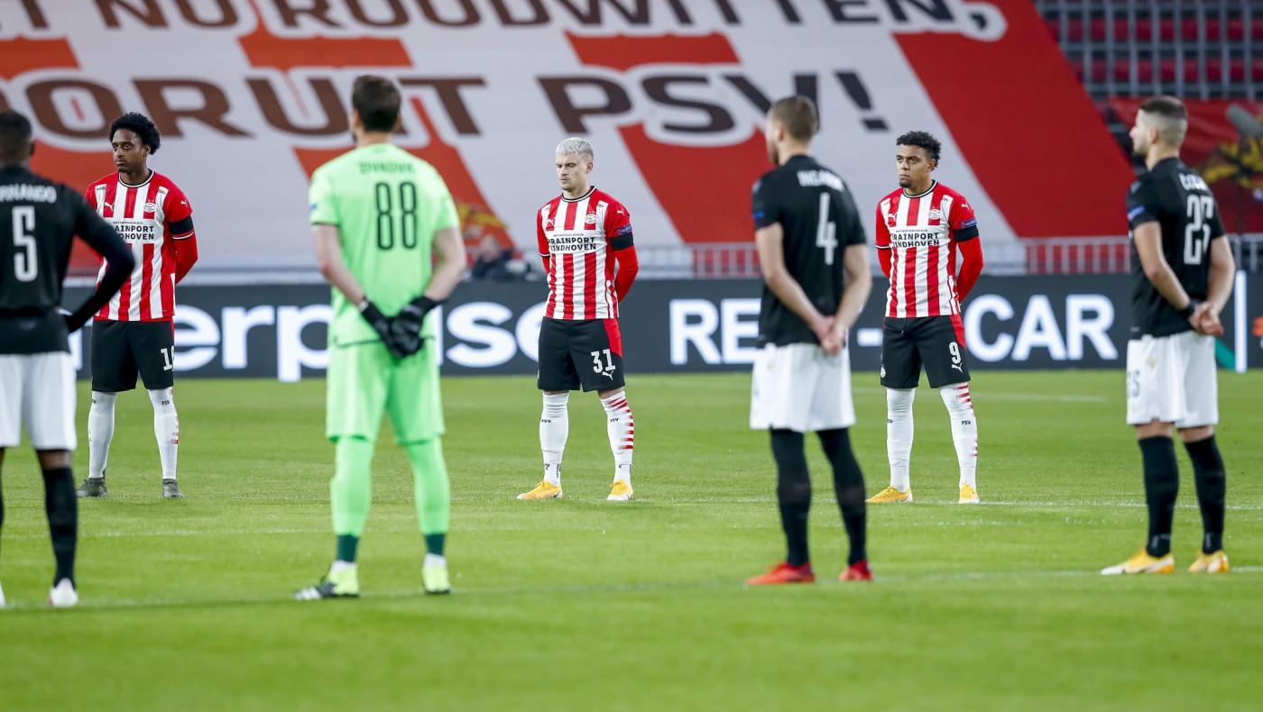 Ενός λεπτού σιγά στο PSV-ΠΑΟΚ στη μνήμη του Μαραντόνα