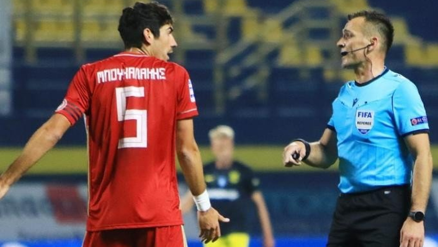 Μπουχαλάκης: «Κλείνω τ’ αυτιά μου και απλά δουλεύω…»