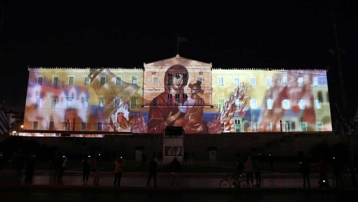 ﻿Βουλή: Πανικός στο twitter για την προβολή του βίντεο για τις Ένοπλες Δυνάμεις