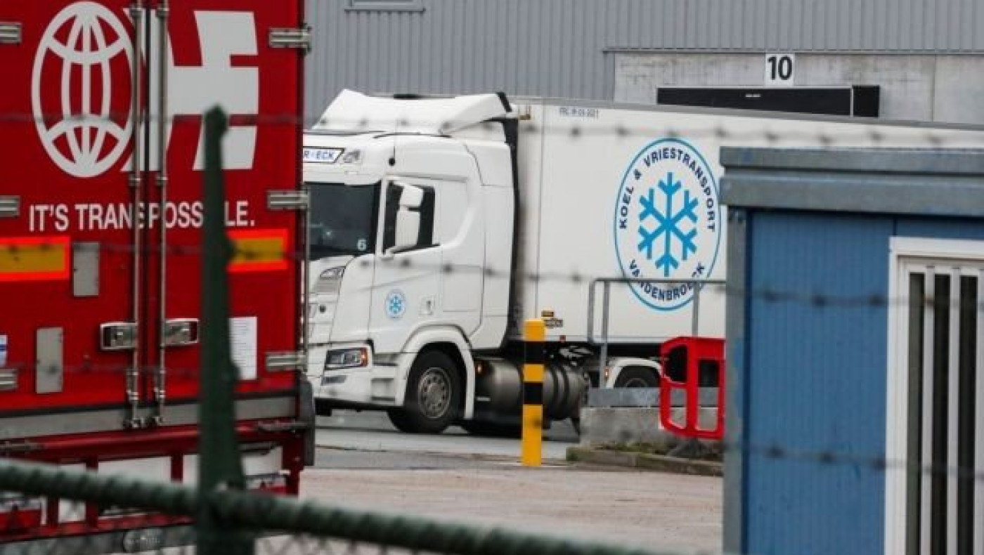 Βρετανία: Παραδόθηκε η πρώτη παρτίδα των εμβολίων