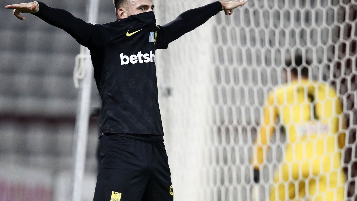 Ξανά στην κορυφή ο Άρης, με «ξέσπασμα» Μάνου και γκολάρα Σίλβα