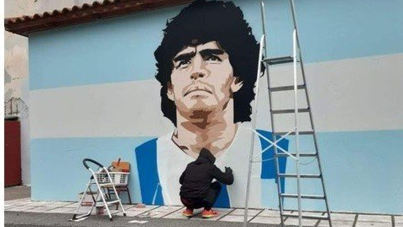 Δήμαρχος Καλαμαριάς: «Αριστούργημα το graffiti του Μαραντόνα, δεν σβήνεται»