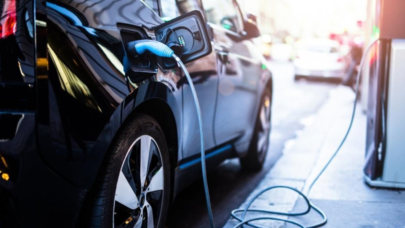 Ηλεκτρικά και συμβατικά αυτοκίνητα: Πότε θα εξισωθούν οι τιμές!