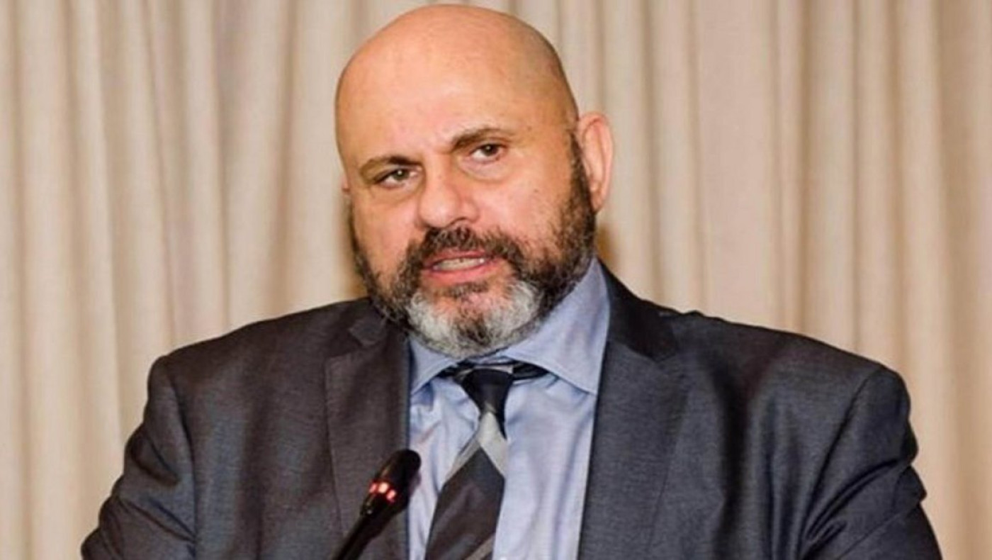 Κούβελας: «Υπάρχει φάρμακο για τον κορωνοϊό κι εμείς μιλάμε για εμβόλια;»