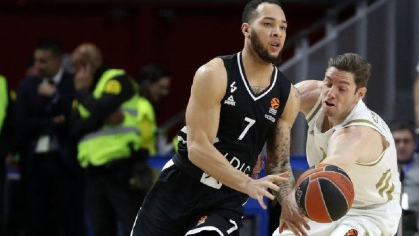 Σημαντική ενίσχυση με τον Ντέβιον Μπέρι για τη Λάρισα