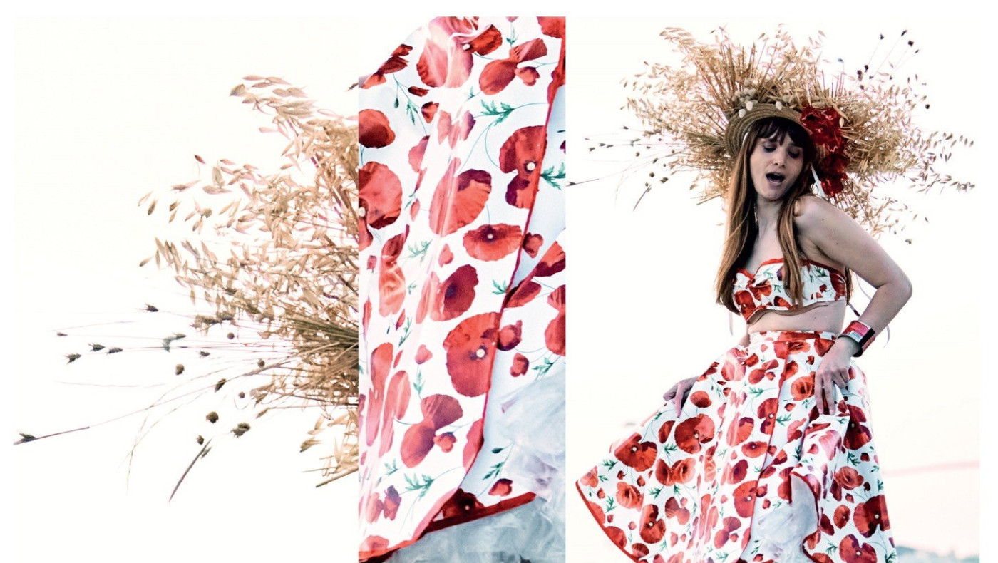 Ιατρικές γάζες και τραπεζομάντηλα σε πασαρέλα στην Θεσσαλονίκη