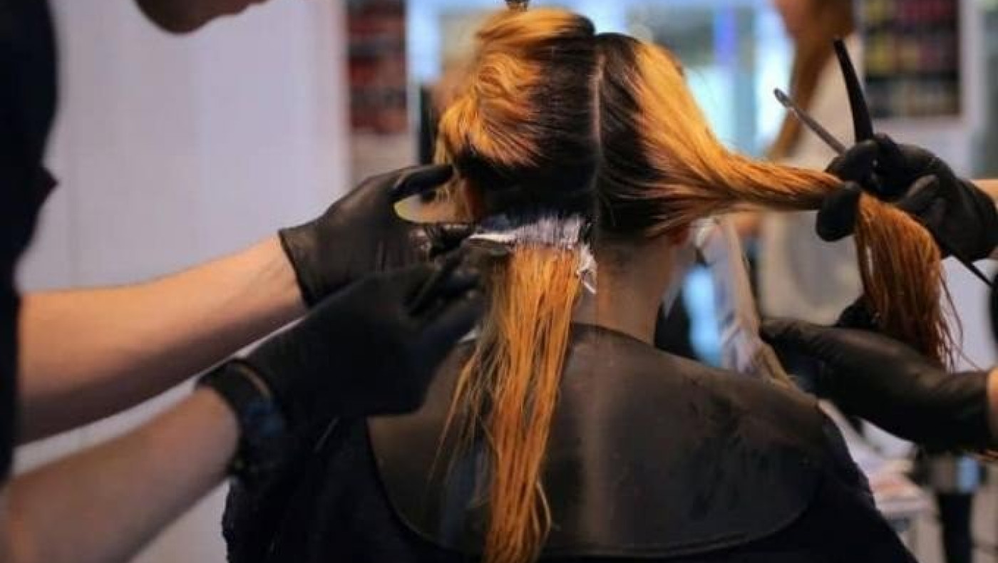 Δεν κλείνουν κομμωτήρια και καταστήματα μανικιούρ - πεντικιούρ