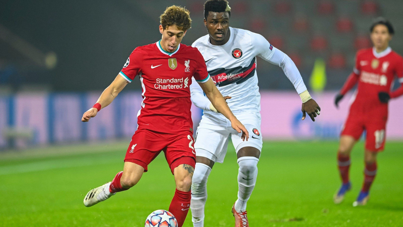 Ο Τσιμίκας κάνει ψαλιδάκι... ό,τι να 'ναι και ο Κλοπ αντιδράει!