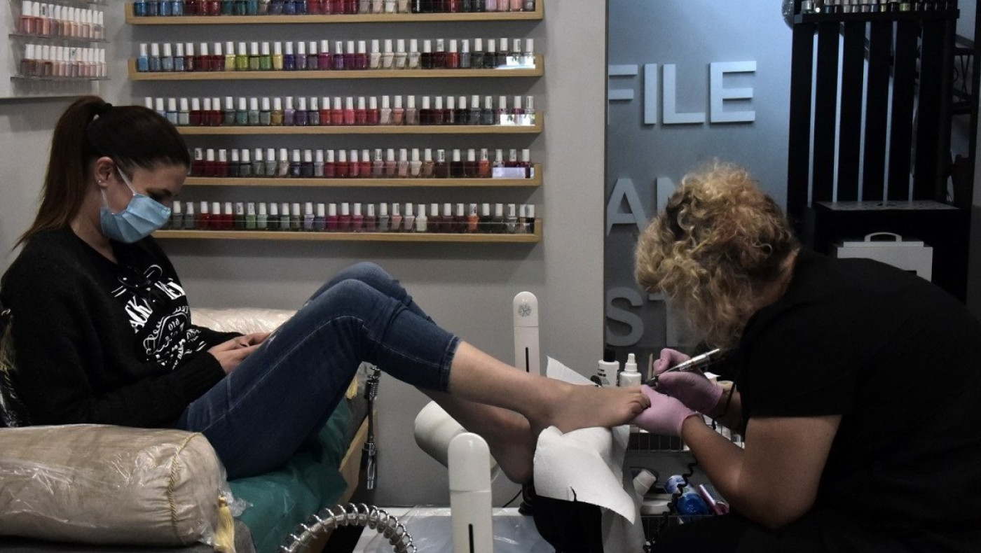 Νέα απόφαση, ανοίγουν και τα καταστήματα για μανικιούρ - πεντικιούρ