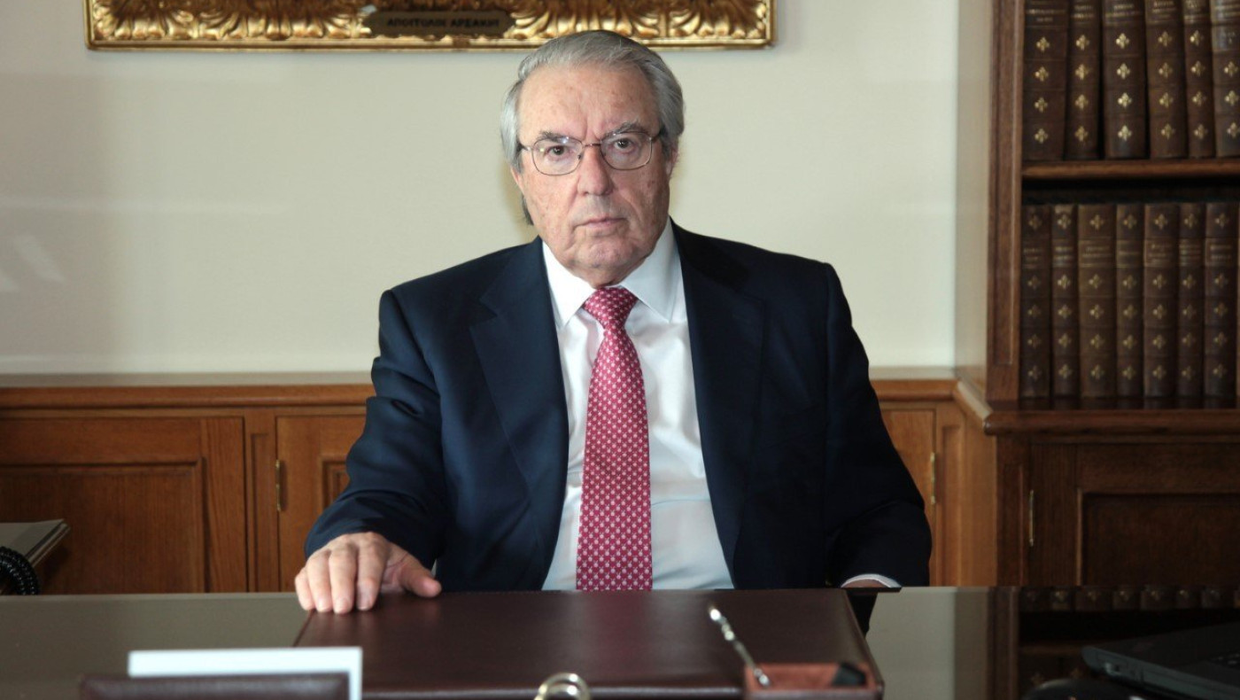 Μπαμπινιώτης και Ένωση Φιλολόγων απέναντι στην «εισβολή» ξένων λέξεων